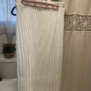 Elegant White Pleated Skirt